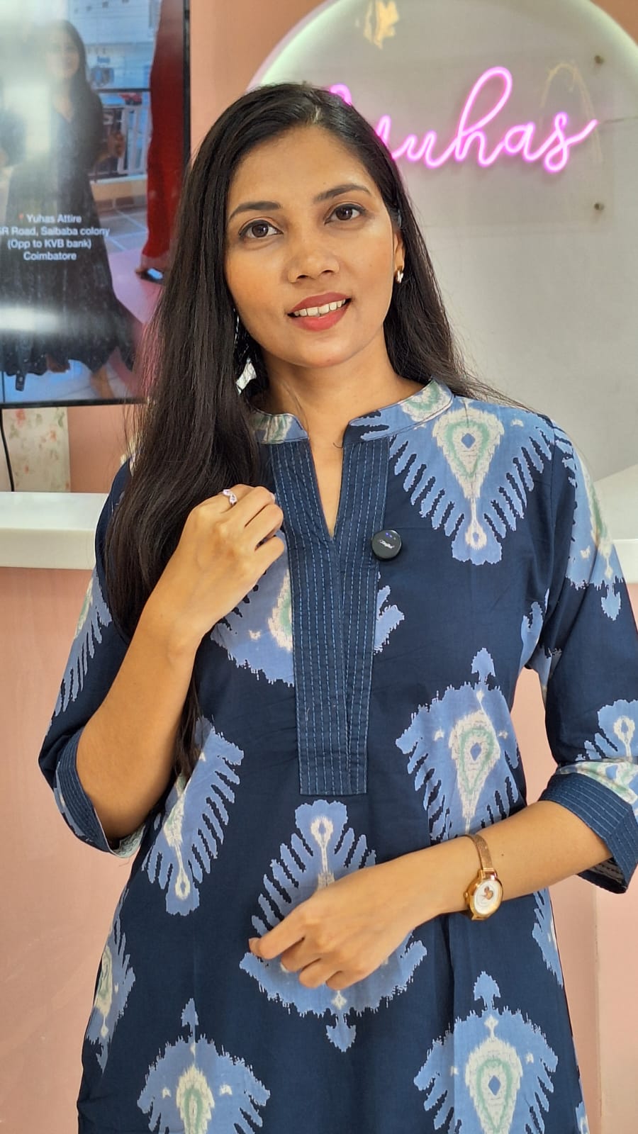 ஸ்டைலிஷ் ப்ளூ கோர்ட்ஸ்