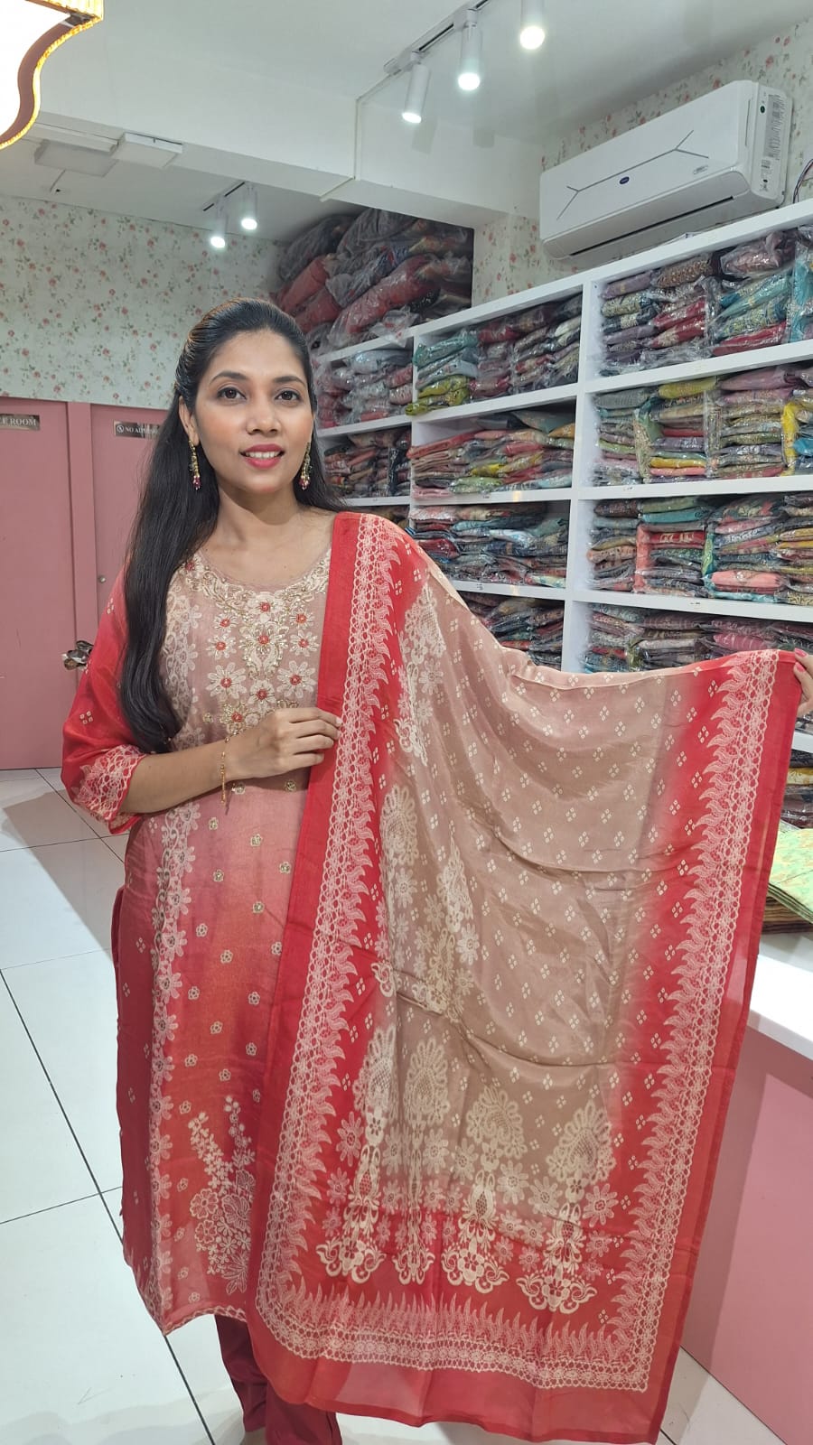 இரட்டை நிழல் பழுப்பு நிற பவள பளபளப்பான சல்வார் செட்