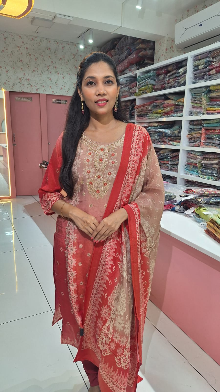 இரட்டை நிழல் பழுப்பு நிற பவள பளபளப்பான சல்வார் செட்