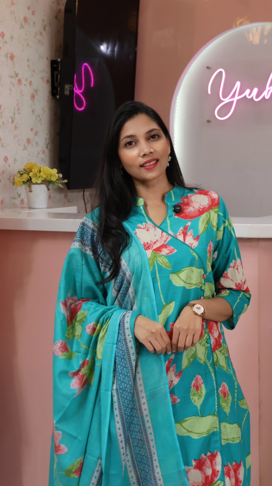 மேல் கீழ் துப்பட்டாவுடன் கூடிய அக்வா கிரீன் பிரீமியம் தூய காட்டன் சல்வார் செட்