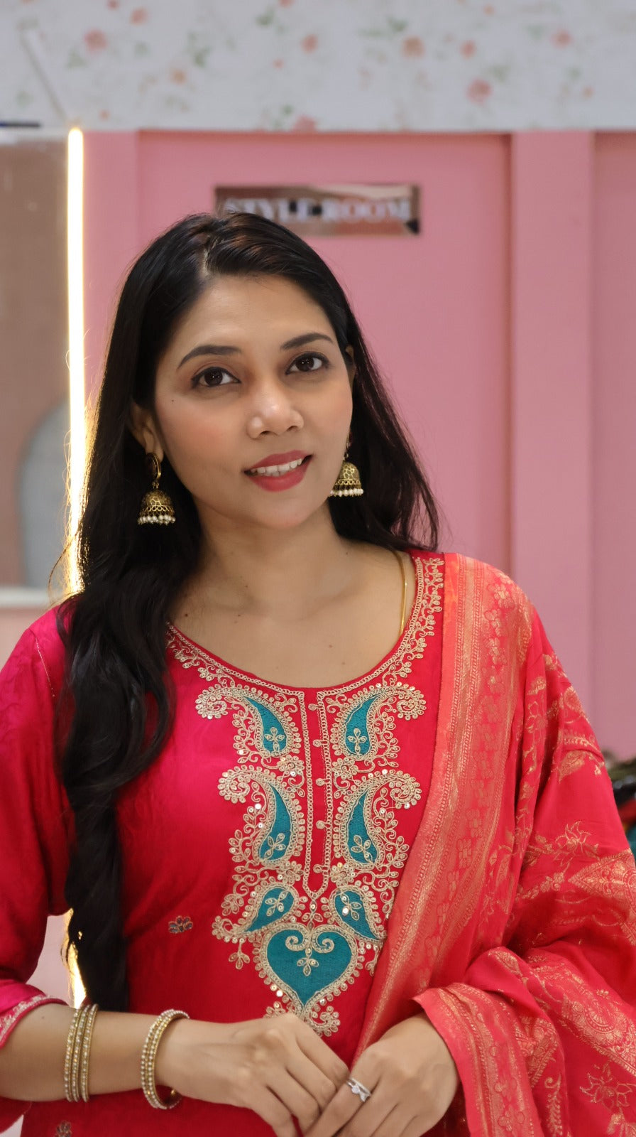 இளஞ்சிவப்பு நிற டிசைனர் சல்வார்