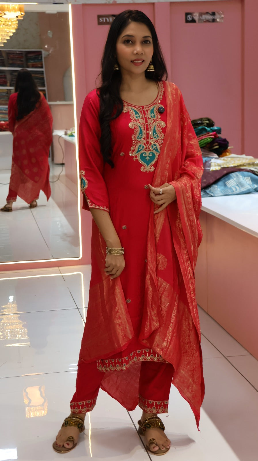 இளஞ்சிவப்பு நிற டிசைனர் சல்வார்