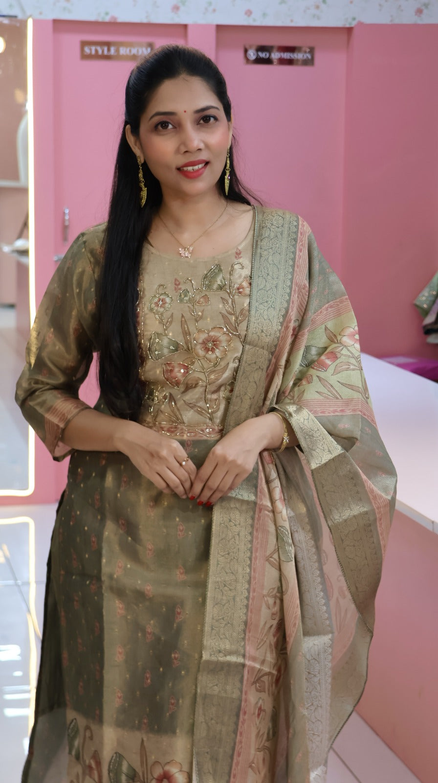 ஆலிவ் கிரீன் டிசைனர் சல்வார்