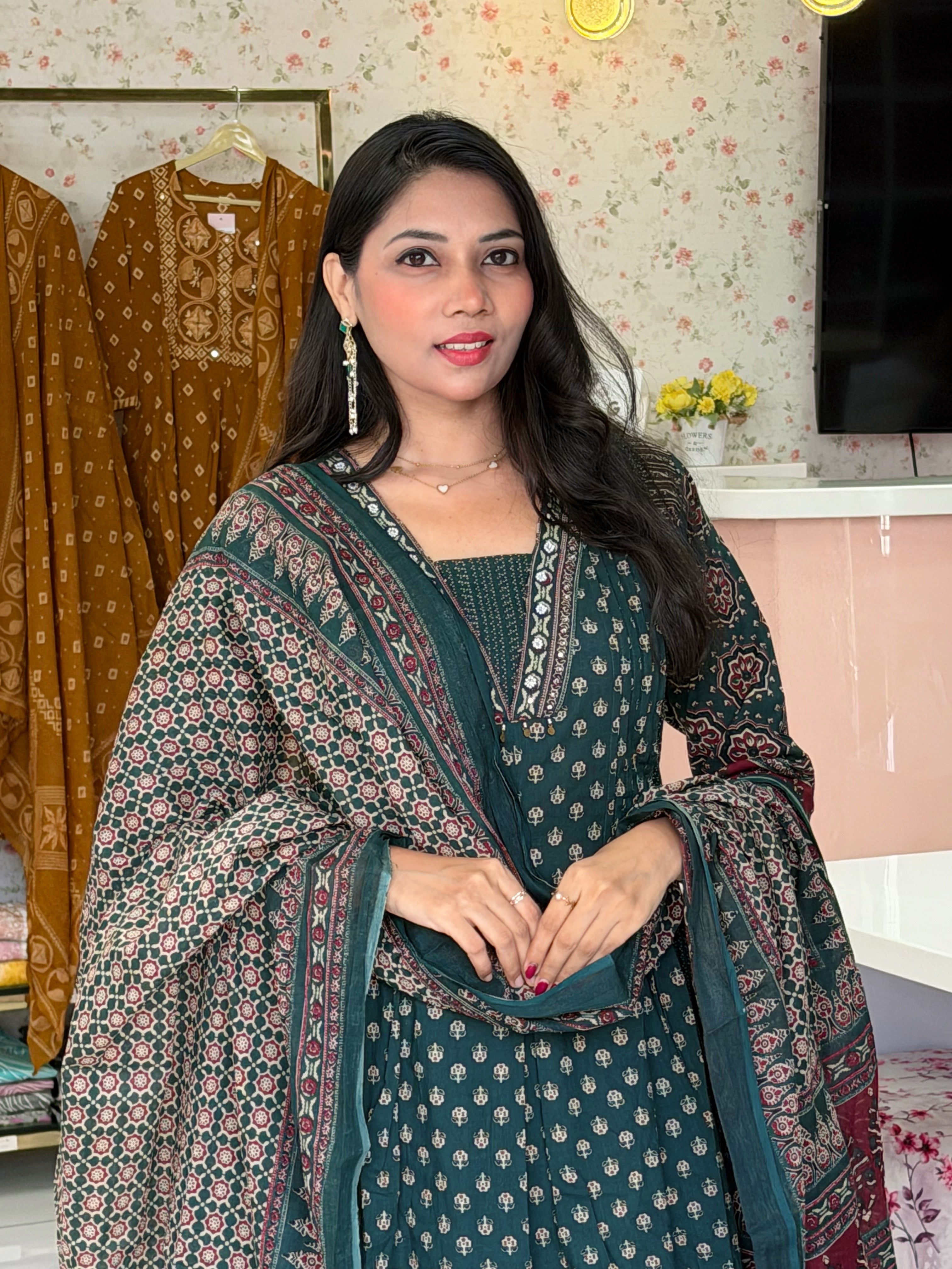 Pure Cotton Multi Prent Bottel Green Salwar - YVS156