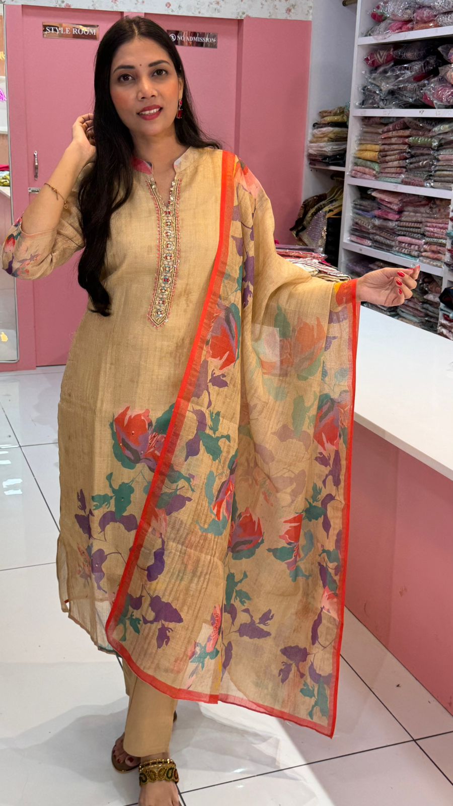 டஸ்ஸர் ஷ்மிமர் சல்வார்