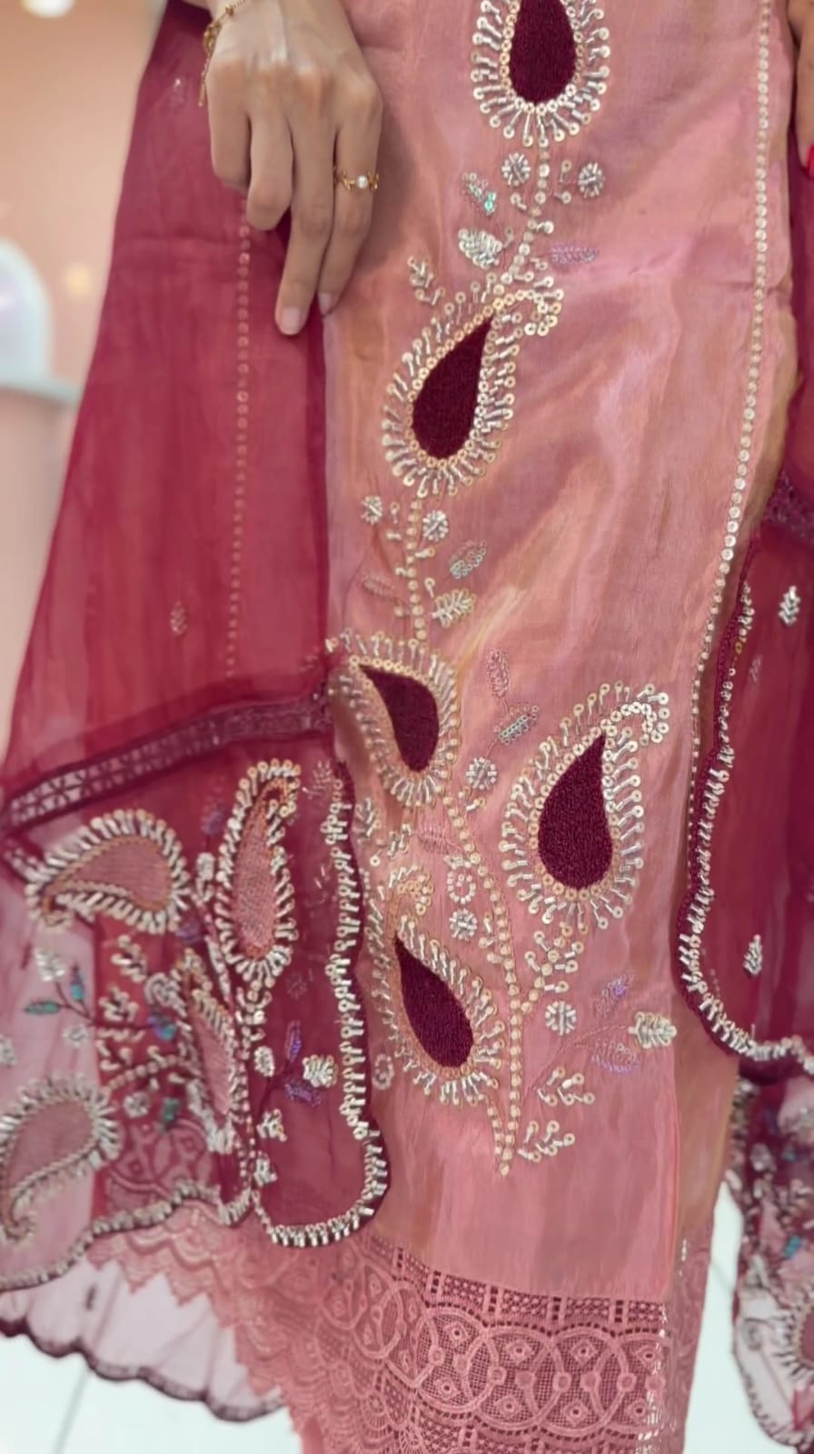 மெட்டாலிக் பீச் நிற ஷிம்மர் சல்வார்