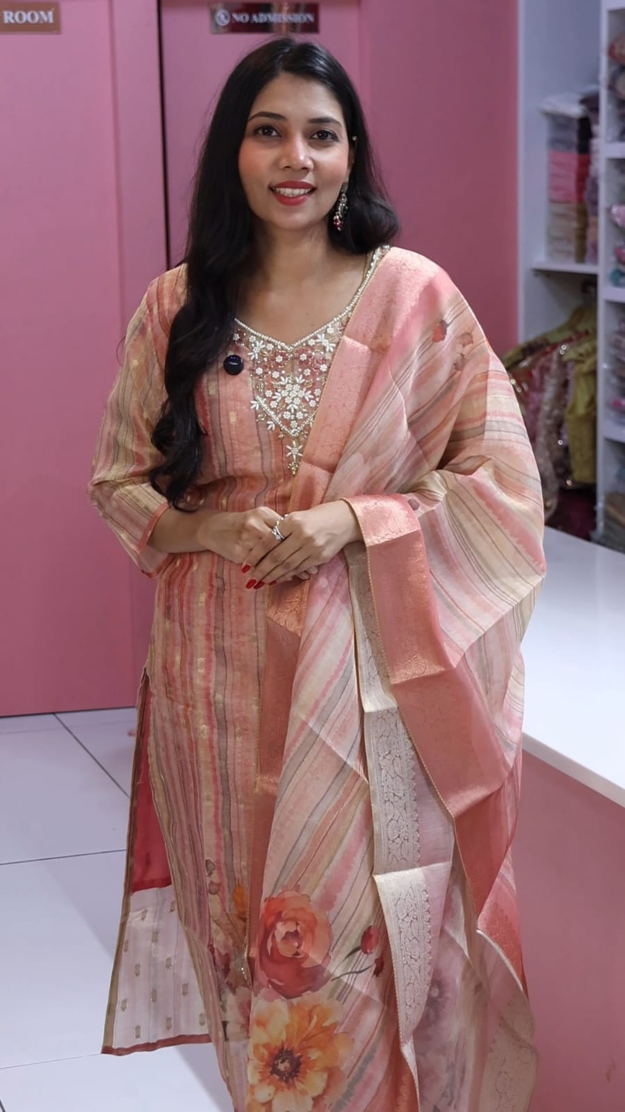 பிங்க் செங்குத்து பேட்டர்ன் சால்வார்