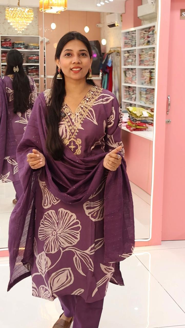 லாவெண்டர் v கழுத்து செங்குத்து சல்வார்