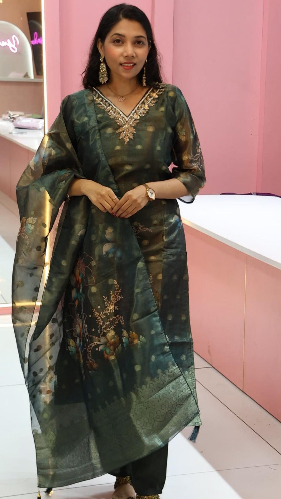 प्रीमियम शिमर ग्रीन सॉलर