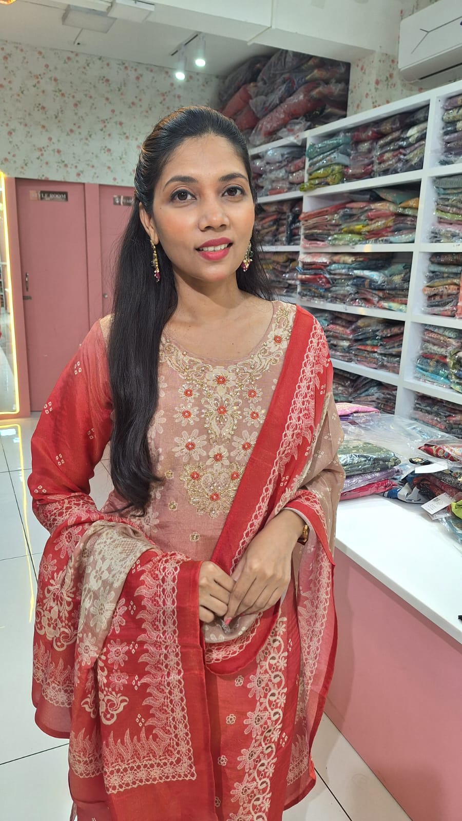 இரட்டை நிழல் பழுப்பு நிற பவள பளபளப்பான சல்வார் செட்